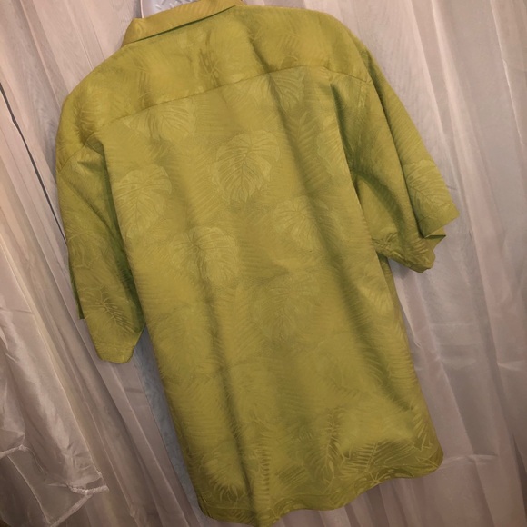 XL Tommy Bahama Silk Short Sleeve Button Down - Picture 7 of 7